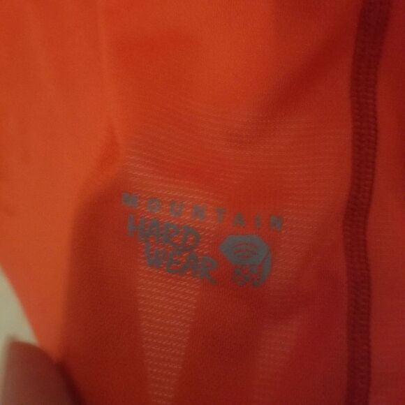 Mountain Hardwear Athletic Natural Retreats Lightweight Red Tee size Small - Picture 3 of 7